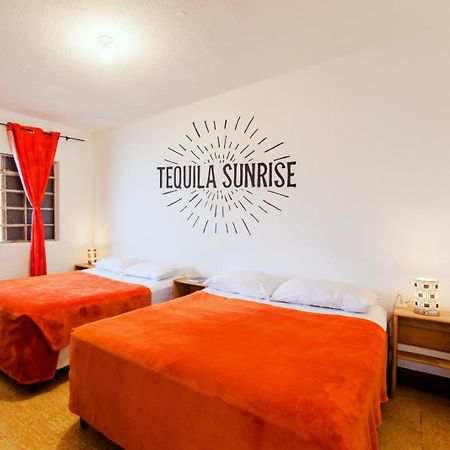 Tequila Sunrise Hostel Guatemala City Ngoại thất bức ảnh