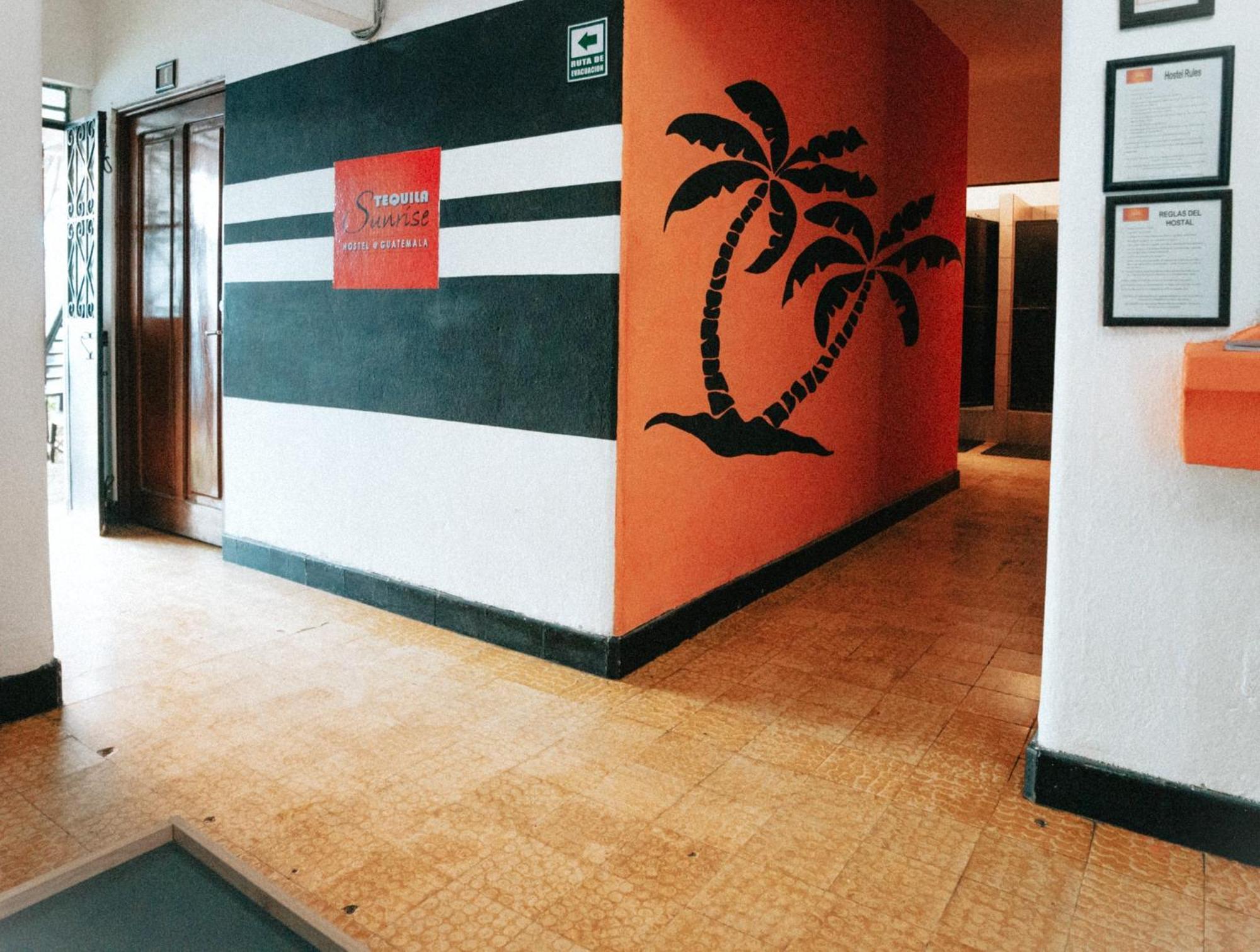 Tequila Sunrise Hostel Guatemala City Ngoại thất bức ảnh