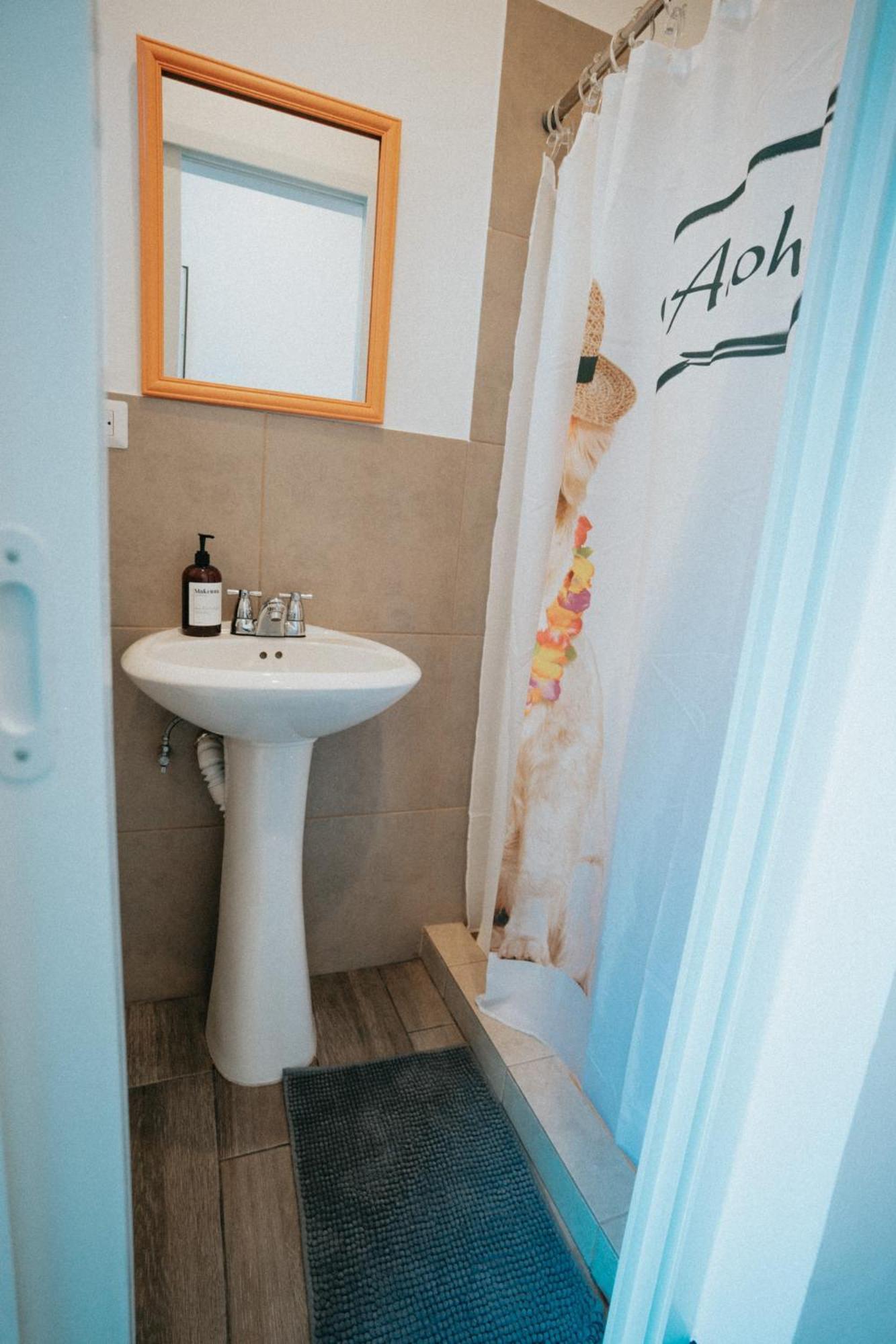 Tequila Sunrise Hostel Guatemala City Ngoại thất bức ảnh