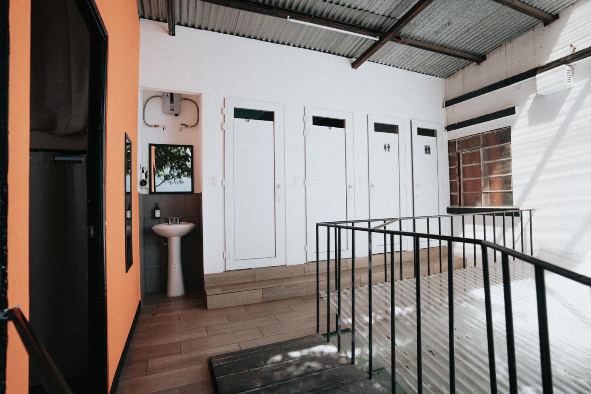 Tequila Sunrise Hostel Guatemala City Ngoại thất bức ảnh
