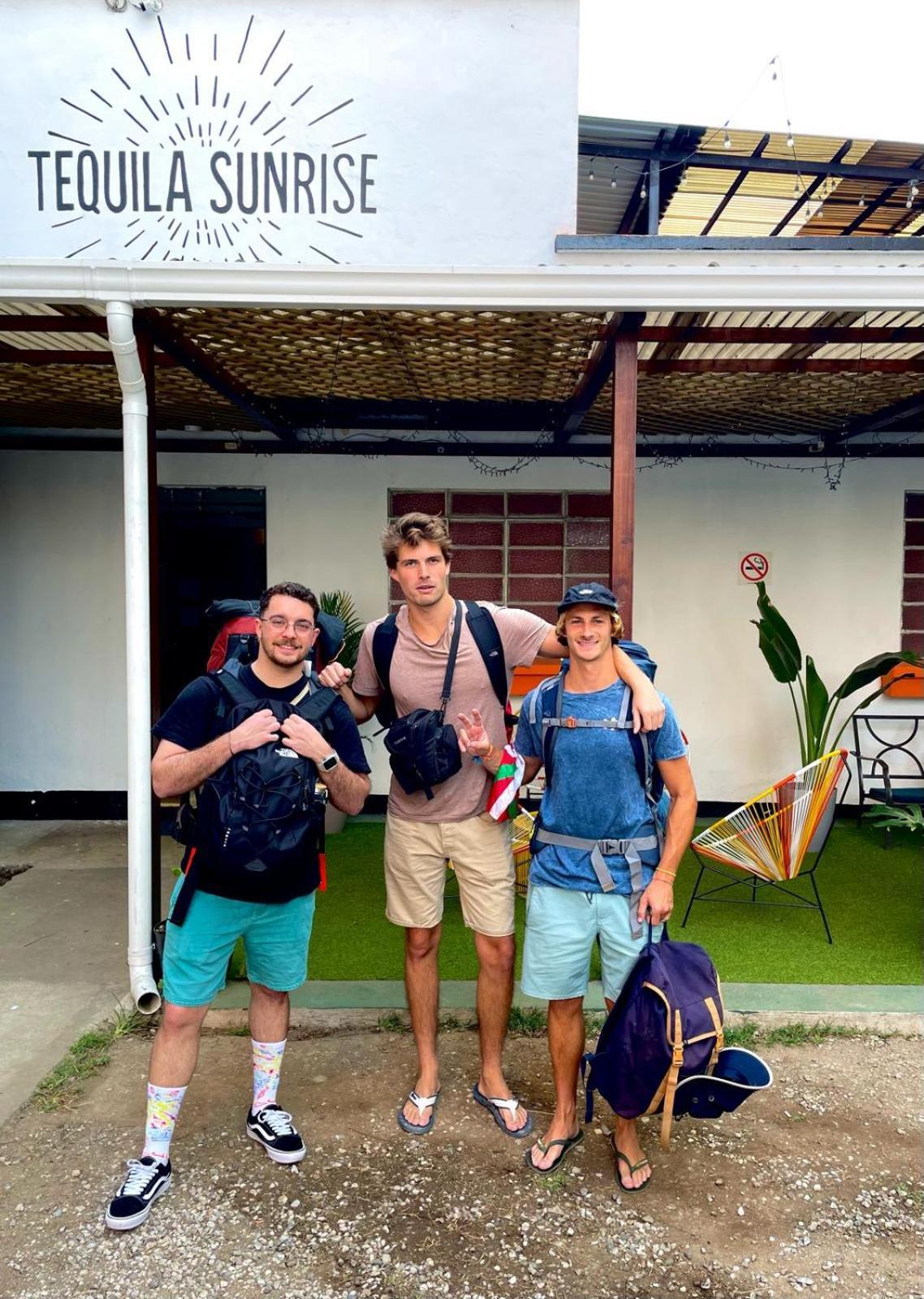 Tequila Sunrise Hostel Guatemala City Ngoại thất bức ảnh