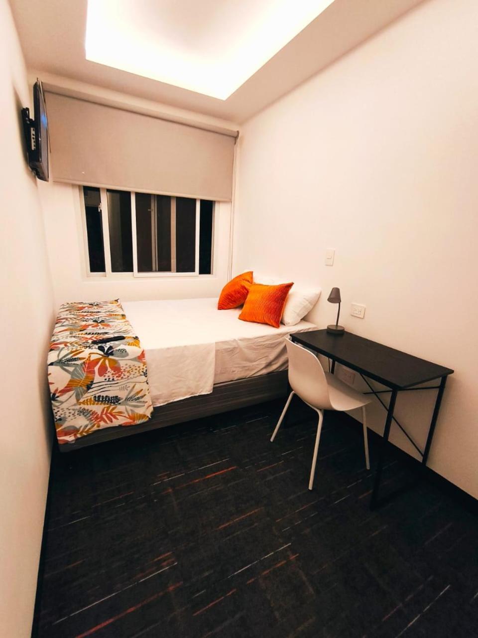 Tequila Sunrise Hostel Guatemala City Ngoại thất bức ảnh