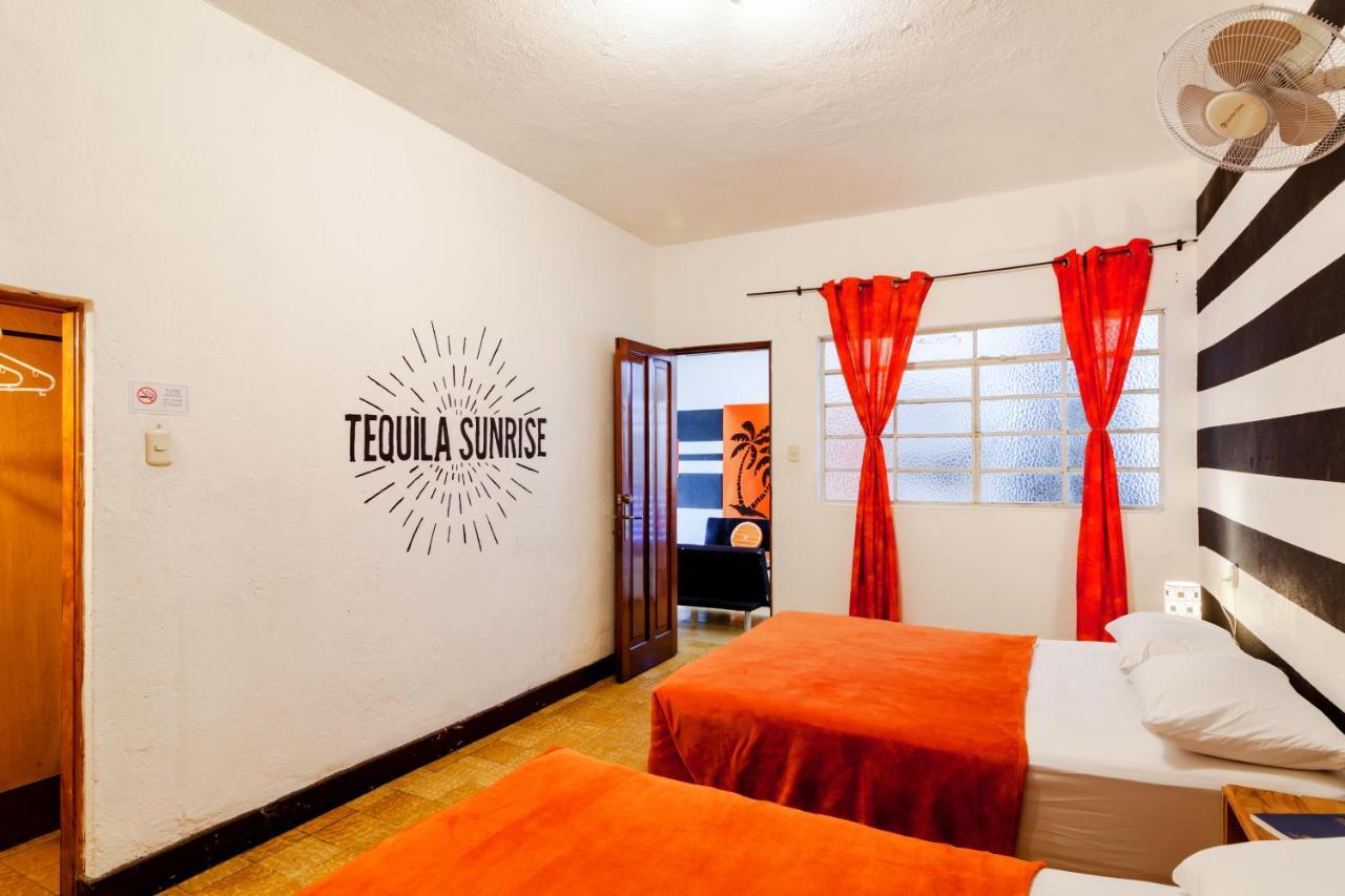 Tequila Sunrise Hostel Guatemala City Ngoại thất bức ảnh